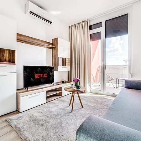 Ari Green Apartment Near Atrium Mall อาราด ภายนอก รูปภาพ